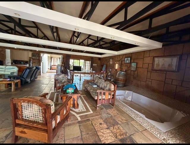 FARM FOR SALE IN DERDEPOORT
